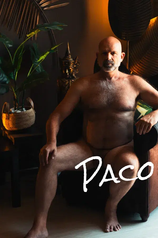 Paco Tantra en su estudio `rivado de masaje gay en Barcelona
